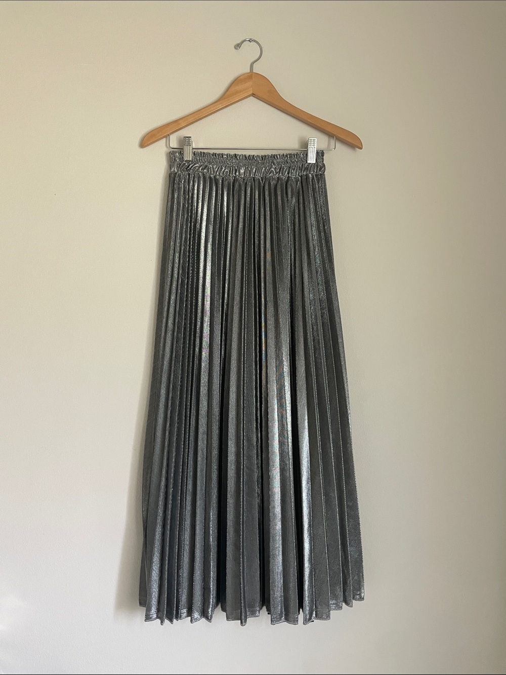 Women's Metallic Pleated Maxi Skirt - Silver